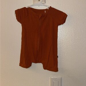 The Sleepy Sloth Bamboo Ribbed Shorty Rust 3/6m